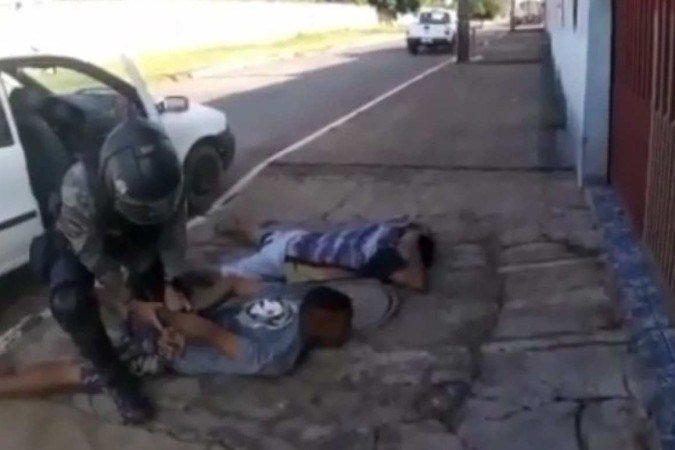 Homens especializados em assaltar pedestres são presos em Taguatinga 
