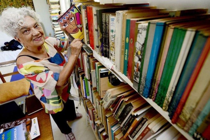  25/04/2022 Crédito: Marcelo Ferreira/CB/D.A Press. Brasil. Brasilia - DF - Perfis de Mulheres da UnB. Mulheres de influência na academia, professora Glória Moura, primeira mulher a tratar de temas raciais dentro da academia. 
