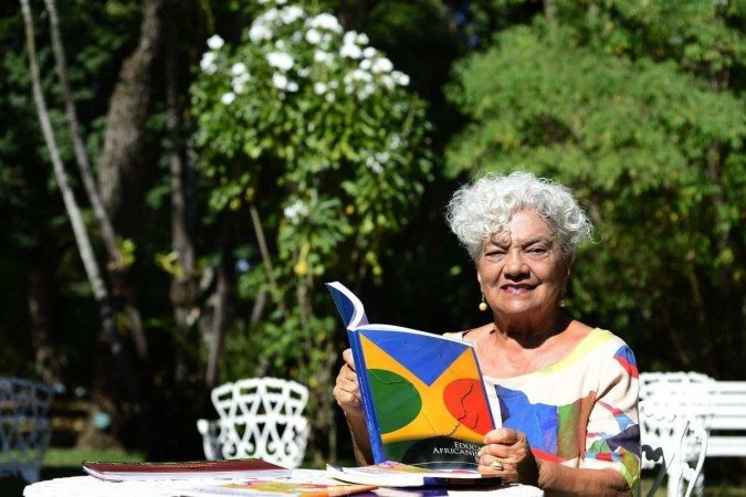  25/04/2022 Crédito: Marcelo Ferreira/CB/D.A Press. Brasil. Brasilia - DF - Perfis de Mulheres da UnB. Mulheres de influência na academia, professora Glória Moura, primeira mulher a tratar de temas raciais dentro da academia. 