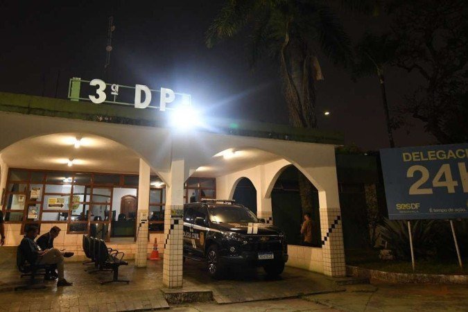 A ação foi conduzida pela 3ª Delegacia de Polícia, do Cruzeiro - (crédito: ED ALVES/CB/D.A.Press) A ação foi conduzida pela 3ª Delegacia de Polícia, do Cruzeiro - (crédito: ED ALVES/CB/D.A.Press)