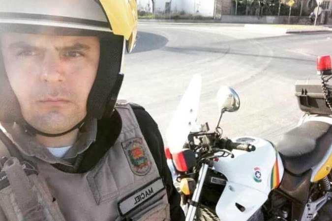 Cabo Maciel deixa esposa e dois filhos - (crédito: PMSC/Divulgação) Cabo Maciel deixa esposa e dois filhos - (crédito: PMSC/Divulgação)