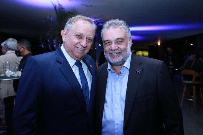 Senador Izalci Lucas (PSDB) e superintendente regional do Sebrae, Valdir Oliveira