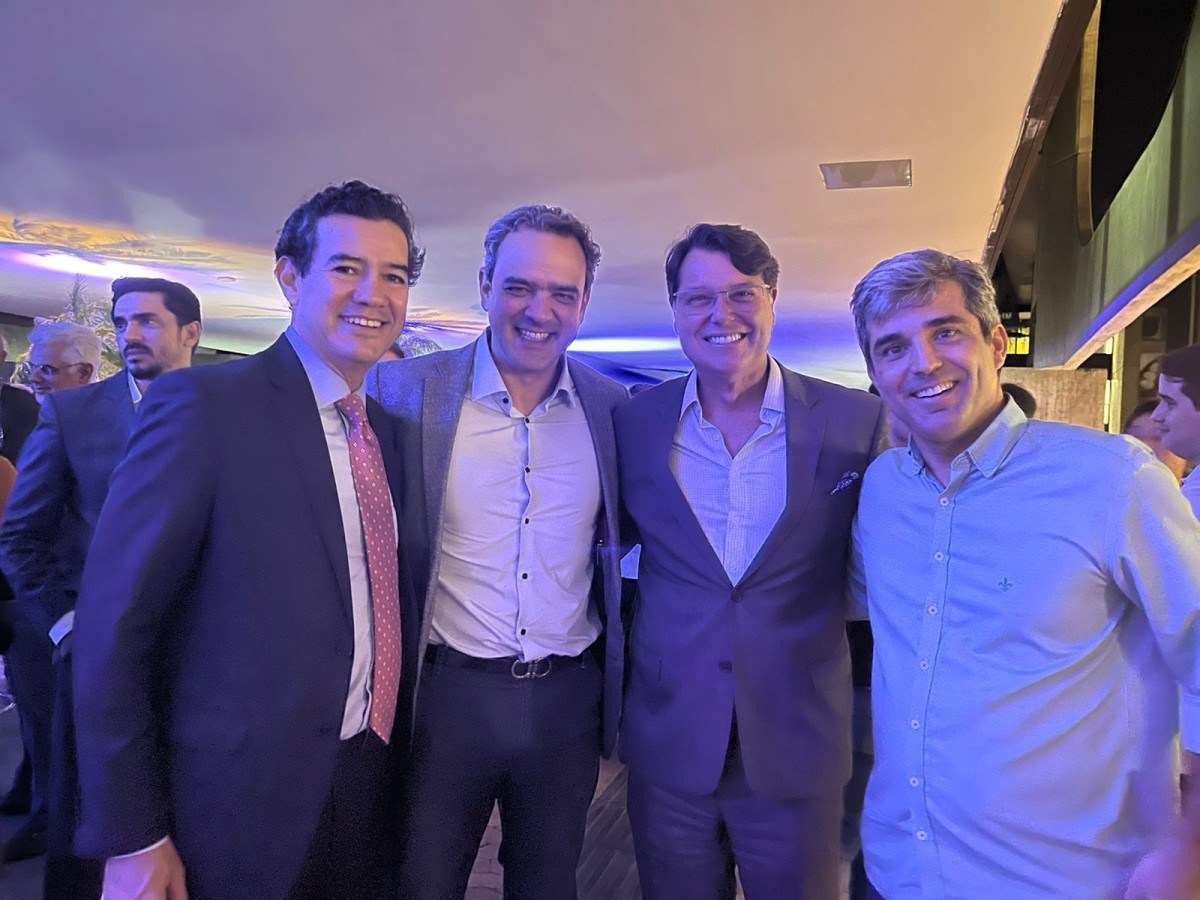  Advogados Cleber Lopes, Alexandre Pinheiro, Francisco Caputo e Juliano Costa Couto