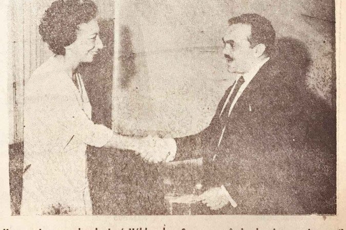 Ela recebeu de José Helder de Souza o prêmio do Correio 