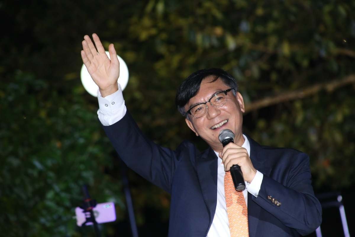 Embaixador da Coreia do Sul canta 