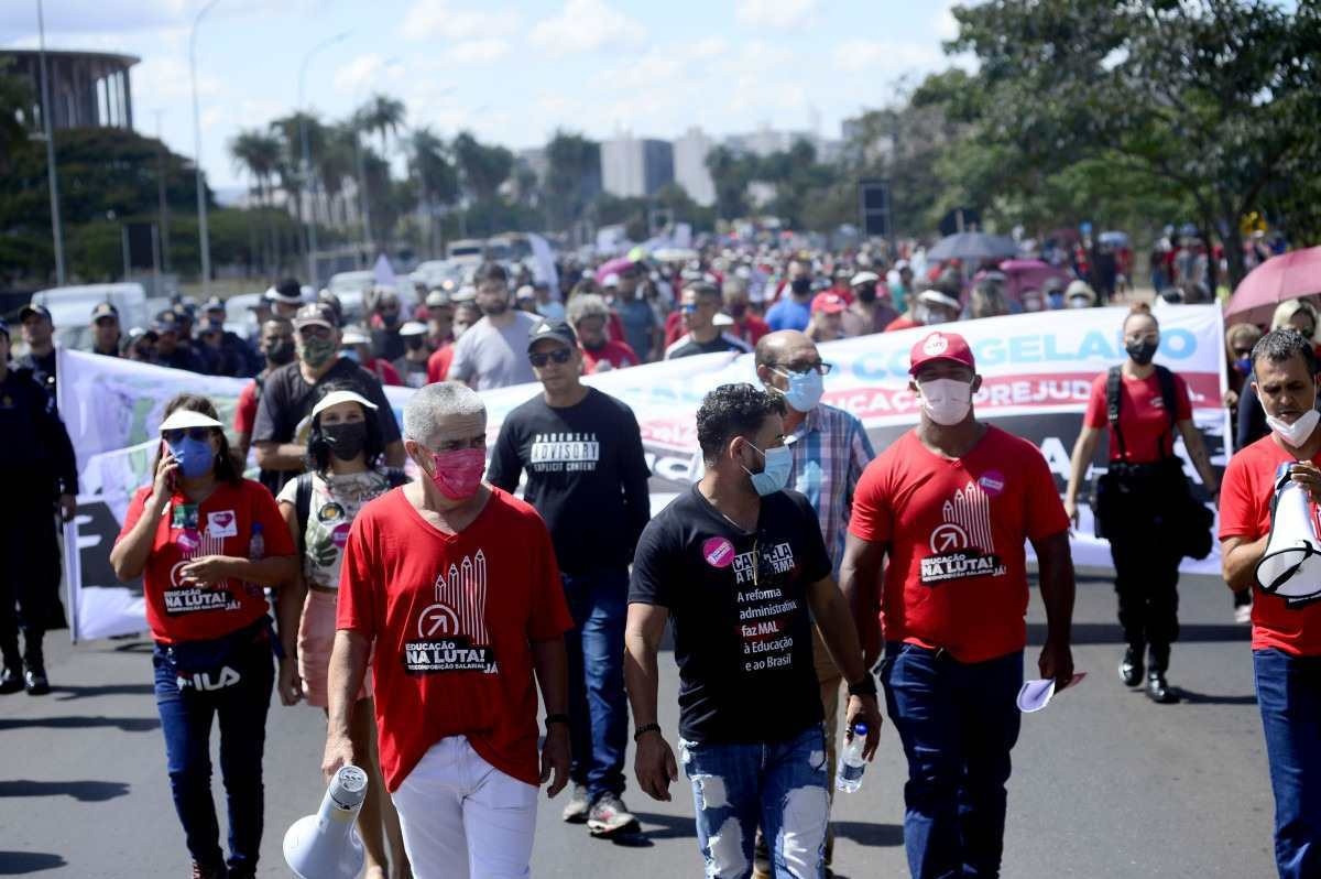 Reajuste pode colocar em xeque o emprego de enfermeiros municipais