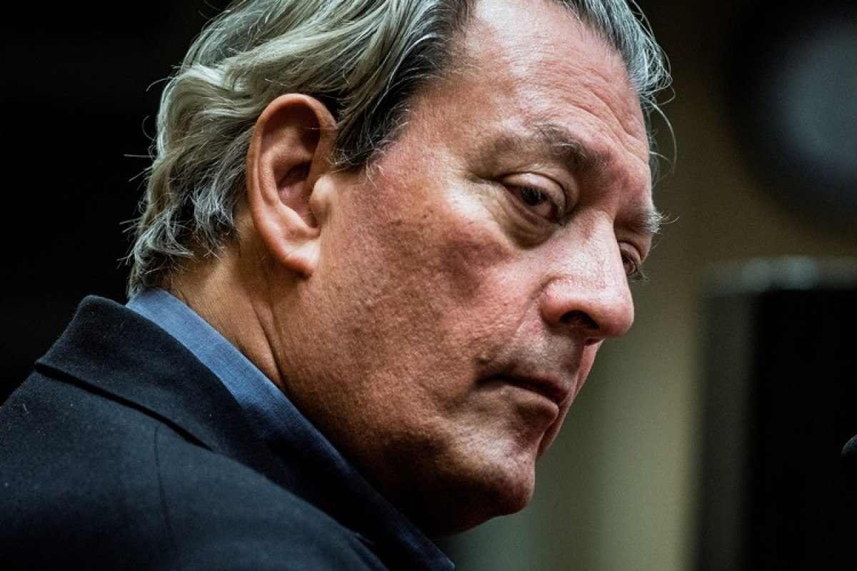 Morre filho do escritor Paul Auster, acusado da morte da filha de 10 meses 