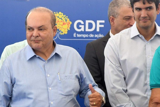  28/04/2022. Crédito: Ed Alves/CB/D.A Press. Brasil. Brasília - DF. Cidades. Governador Ibaneis Rocha na cerimônia de inauguração da Escola Classe 52 de Taguatinga Norte. 