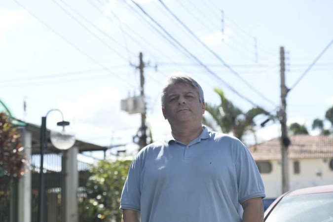 28/04/2022 Crédito: Minervino Júnior/CB/D.A Press. Brasil.  Brasilia - DF. Exposição de fios de energias e TV a cabo nos postes de Águas Claras. Marcus Antonio Fernandes. 