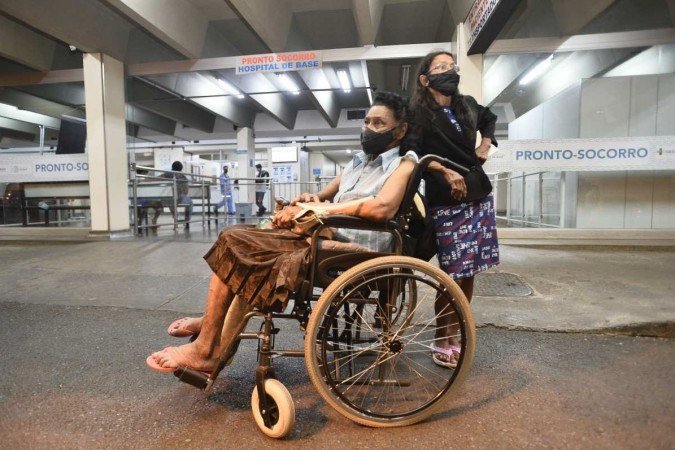 Maria Júlia, na cadeira de rodas, pede mais atenção na saúde