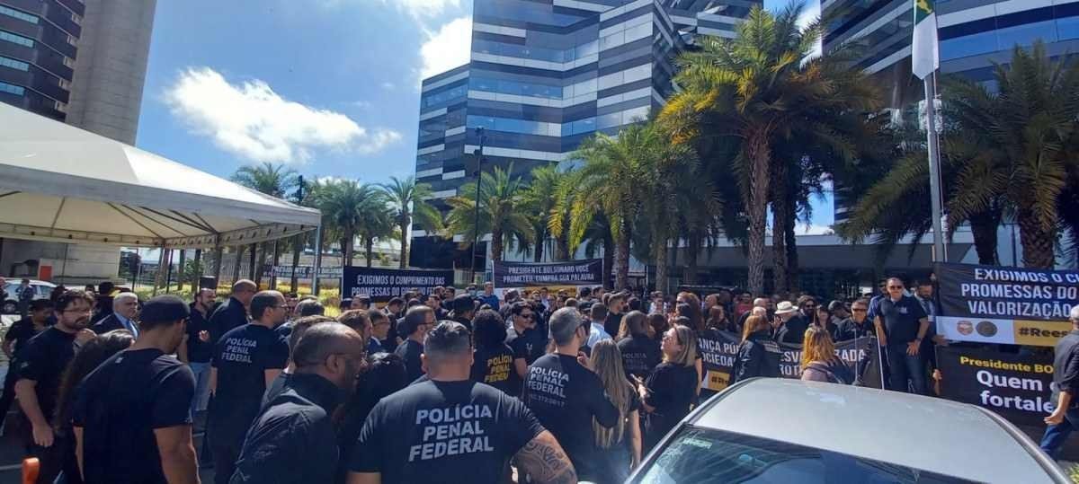 Delegados da PF aprovam paralisação, renúncias e pedem saída de ministro da Justiça