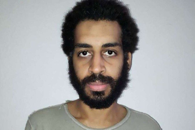 Foto tirada em 10 de fevereiro de 2018 mostra a combatente do grupo Estado Islâmico britânico (EI) capturada Alexanda Kotey, posando para uma foto em um local não revelado - (crédito: Handout / Forças Democráticas Sírias / AFP) Foto tirada em 10 de fevereiro de 2018 mostra a combatente do grupo Estado Islâmico britânico (EI) capturada Alexanda Kotey, posando para uma foto em um local não revelado - (crédito: Handout / Forças Democráticas Sírias / AFP)