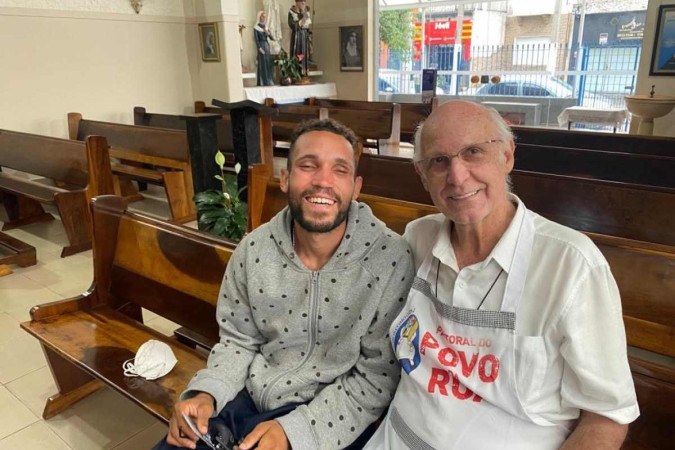 Diego Pereira e o padre Júlio Lancellotti: parceria e amparo em busca da inclusão social