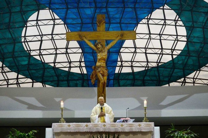  01/05/2022 Crédito: Marcelo Ferreira/CB/D.A Press. Brasil. Brasilia - DF -  Catedral de Brasília Missa de sétimo de dia da morte de Marianne Peretti.