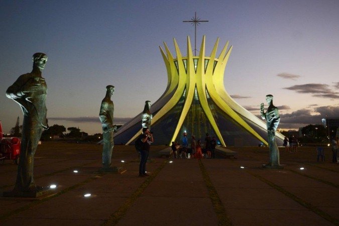  01/05/2022 Crédito: Marcelo Ferreira/CB/D.A Press. Brasil. Brasilia - DF -  Catedral de Brasília Missa de sétimo de dia da morte de Marianne Peretti.