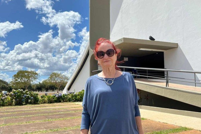 A arquiteta aposentada Aurora Aragão é amiga de longa data de Marianne e auxiliou a artista na criação e montagem dos vitrais da Catedral