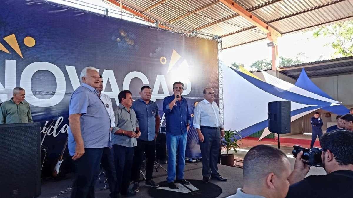 Governador do Distrito Federal, Ibaneis Rocha (MDB), participa de cerimônia em comemoração ao dia do trabalhador na Novacap´ 