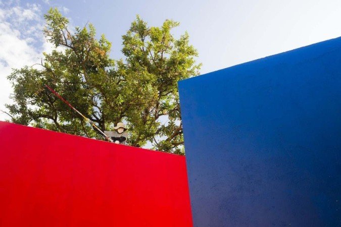 Montagem de  A invenção da cor: Magic Square #3., de Hélio OIticica, no CCBB