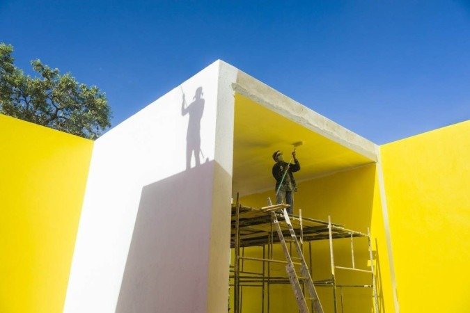 Montagem de  A invenção da cor: Magic Square #3., de Hélio OIticica, no CCBB