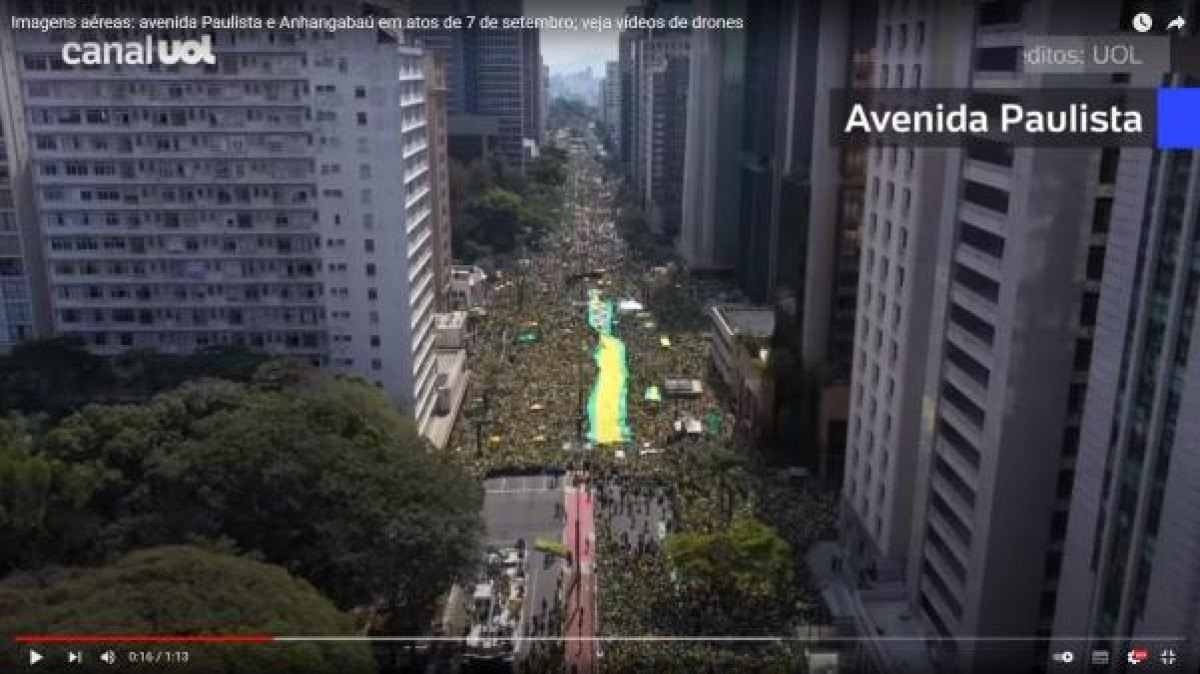 | Frame de video publicado pelo UOL mostrando a faixa verde e amarela