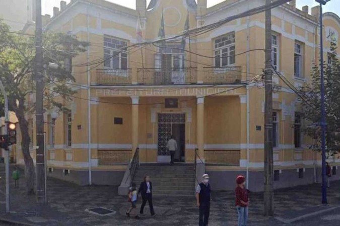 Google Street View/Reprodução) Google Street View/Reprodução)
