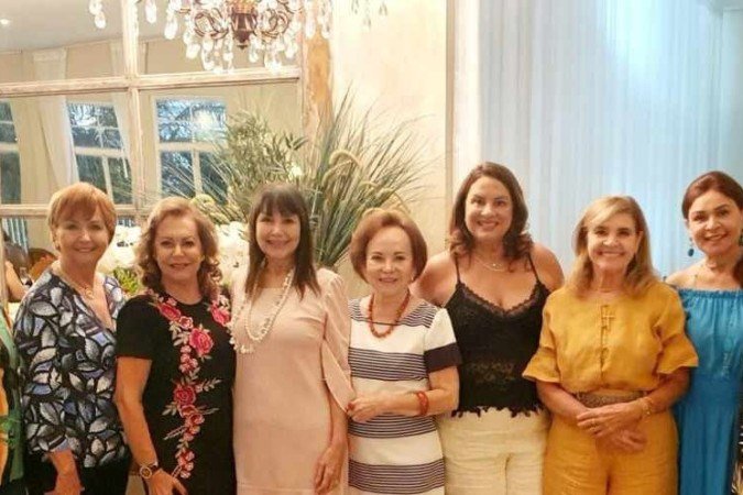Deise Aviz com as amigas do grupo Mulheres de Brasília