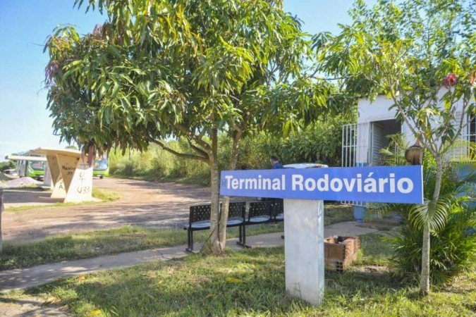 Hoje, a rodoviária do Varjão é um ponto improvisado na quadra 11 - (crédito: Agência Brasília) Hoje, a rodoviária do Varjão é um ponto improvisado na quadra 11 - (crédito: Agência Brasília)