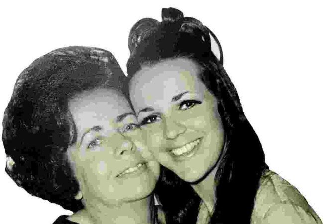 Minha mãe, Lavínia, e eu. Exemplo que
me ensinou a gostar de ajudar a quem precisa