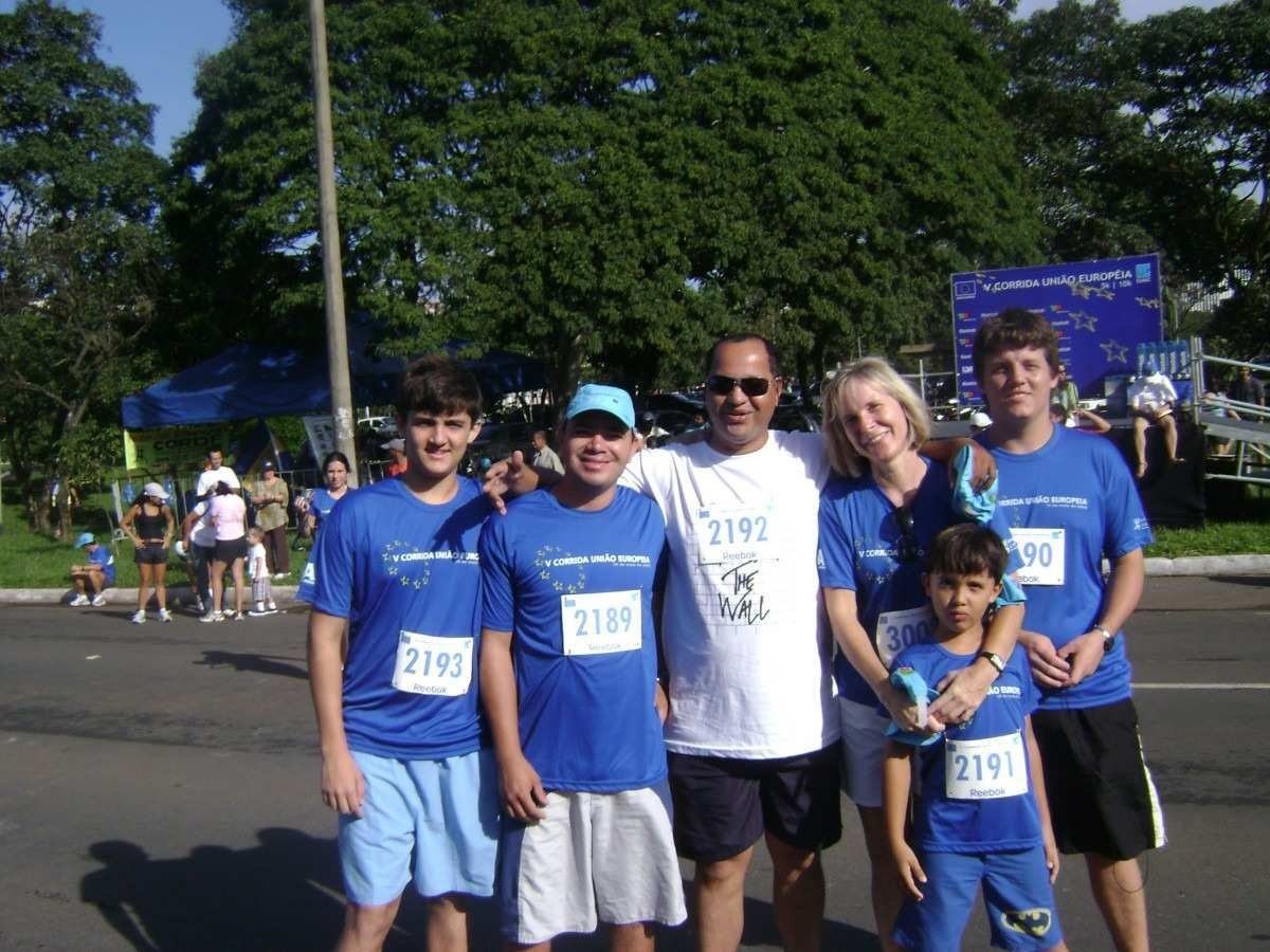 Corrida União Europeia leva 1.800 atletas às ruas do DF no Dia das Mães