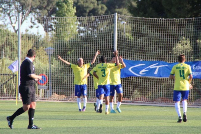 Brasil vence a Argentina e se torna campeão mundial de futebol de