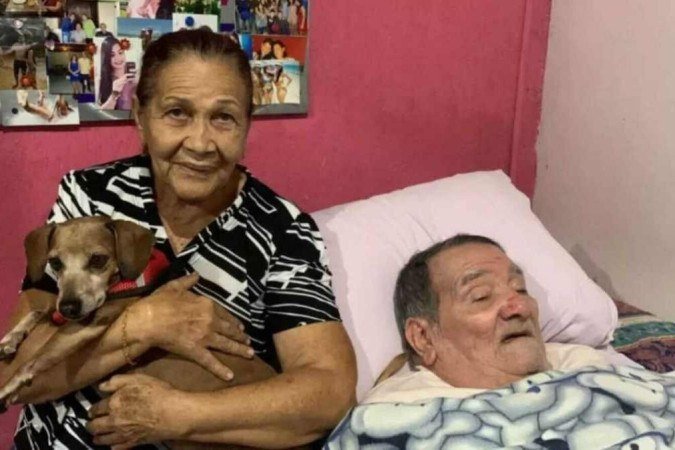 Cachorrinho da família alertou a enfermeira sobre o fogo enquanto todos dormiam - (crédito: Felipe Pereira/TV Subaé) Cachorrinho da família alertou a enfermeira sobre o fogo enquanto todos dormiam - (crédito: Felipe Pereira/TV Subaé)