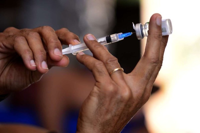  Terceira dose da vacina contra a covid-19 não atingiu 50% da população adulta -  (crédito: Carlos Vieira/CB/D.A.Press)