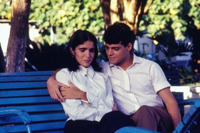 Malu Mader e Felipe Camargo como Lurdinha e Marcos na minissérie Anos dourados