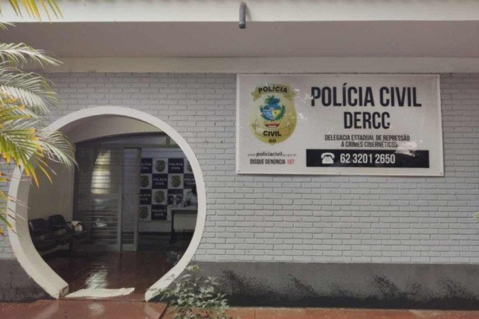 Segundo a Polícia, as mulheres enganavam os clientes do site para que eles fizessem transferências bancárias - (crédito: Reprodução/Polícia Civil de Goiás) Segundo a Polícia, as mulheres enganavam os clientes do site para que eles fizessem transferências bancárias - (crédito: Reprodução/Polícia Civil de Goiás)