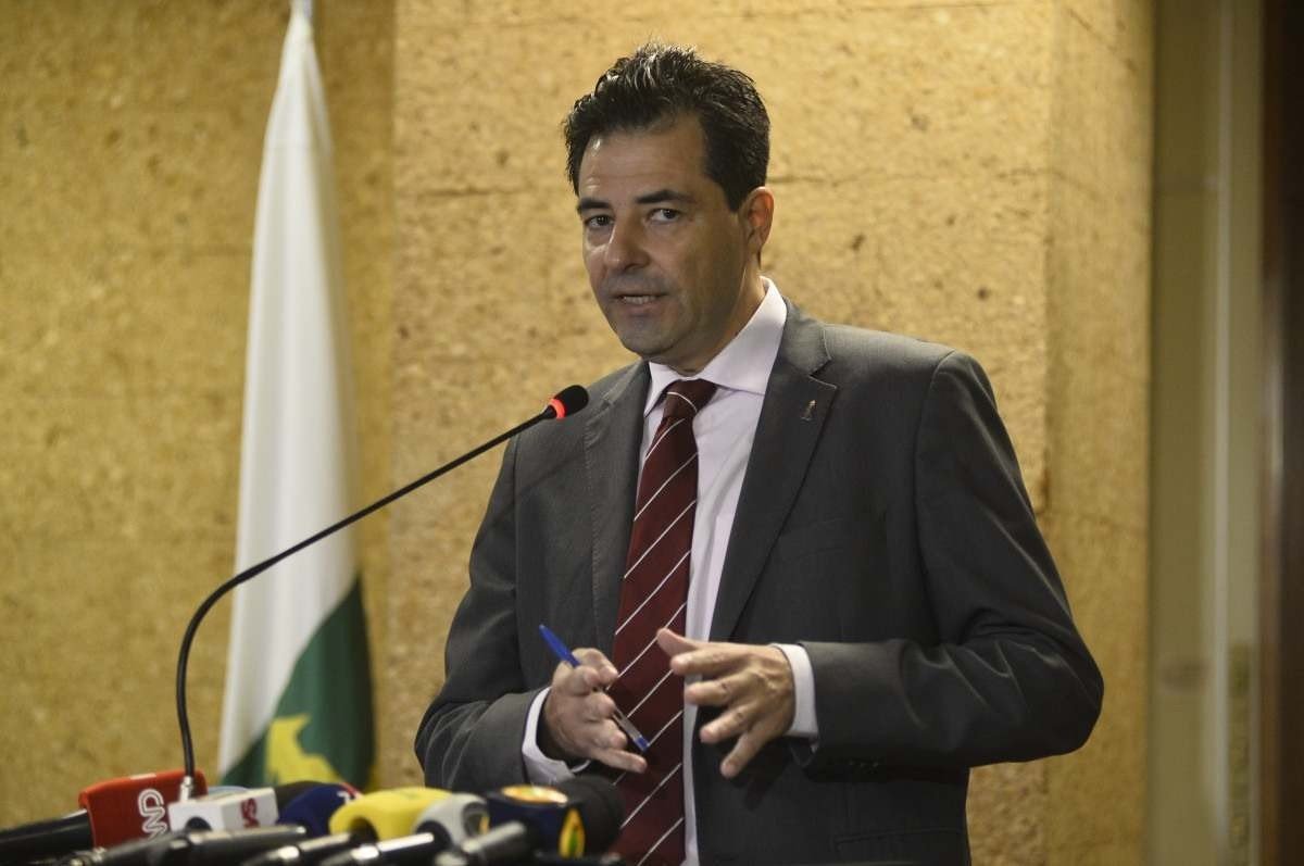 Ministro de Minas e Energia vai suspender decisões estratégicas até posse de Lula