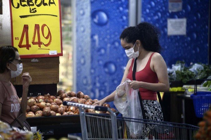  11/05/2022. Crédito: Minervino Júnior/CB/D.A Press. Brasil.  Brasilia - DF. Inflação de alimentos e combustíveis para a população. Luisa Monteiro.