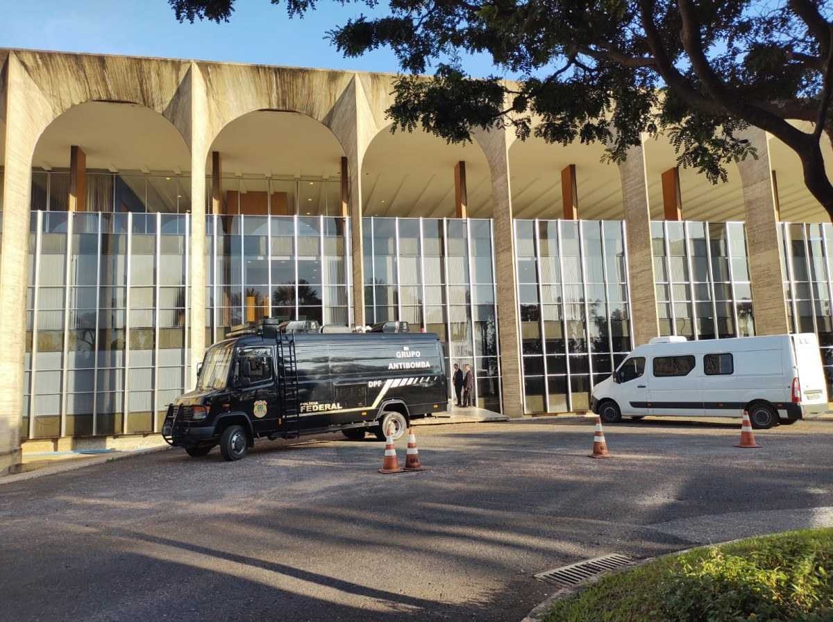 Esquadrão antibombas da PF faz varredura no Itamaraty nesta quarta (11/5) 