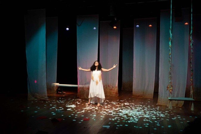 Danielle Dumont toca o monólogo 