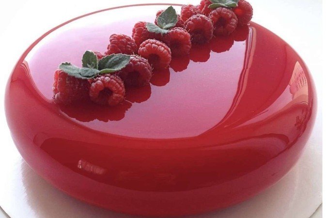 Glass cake criado por Olga Noskova - (crédito: Olganoskovaa/Instagram) Glass cake criado por Olga Noskova - (crédito: Olganoskovaa/Instagram)