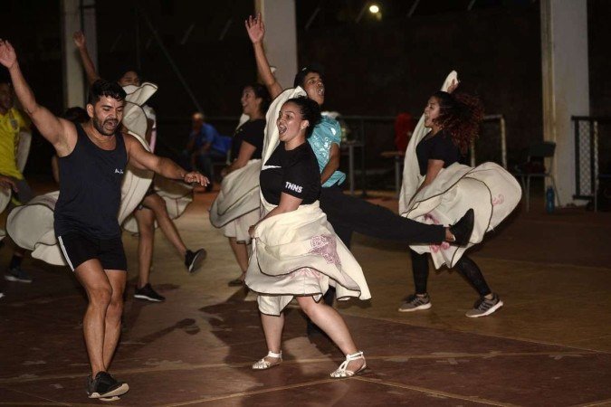 A Liga das Quadrilhas Juninas se organiza em duas divisões: grupo especial e grupo de acesso. A vencedora vai para a disputa nacional