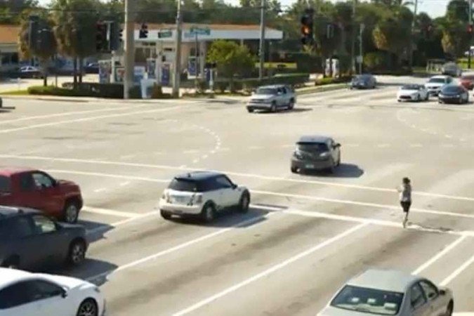 O vídeo foi divulgado pela polícia de Boynton Beach, nesta quarta-feira (11/5) - (crédito: BBPD/ reprodução) O vídeo foi divulgado pela polícia de Boynton Beach, nesta quarta-feira (11/5) - (crédito: BBPD/ reprodução)