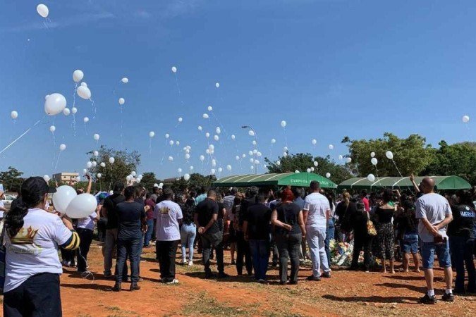 Enterro Warlison Rodrigues de Jesus, 31 anos, e Edson do Carmo, 62. Pai e filho assassinados em Taguatinga