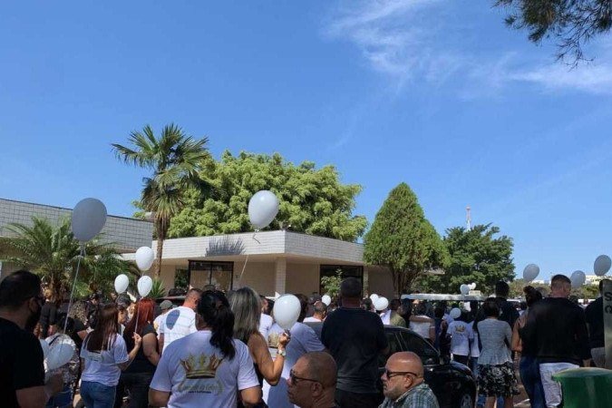 Enterro Warlison Rodrigues de Jesus, 31 anos, e Edson do Carmo, 62. Pai e filho assassinados em Taguatinga