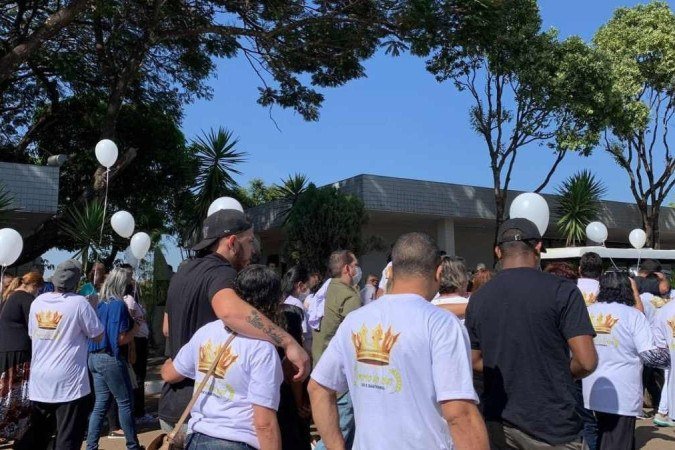 Enterro Warlison Rodrigues de Jesus, 31 anos, e Edson do Carmo, 62. Pai e filho assassinados em Taguatinga