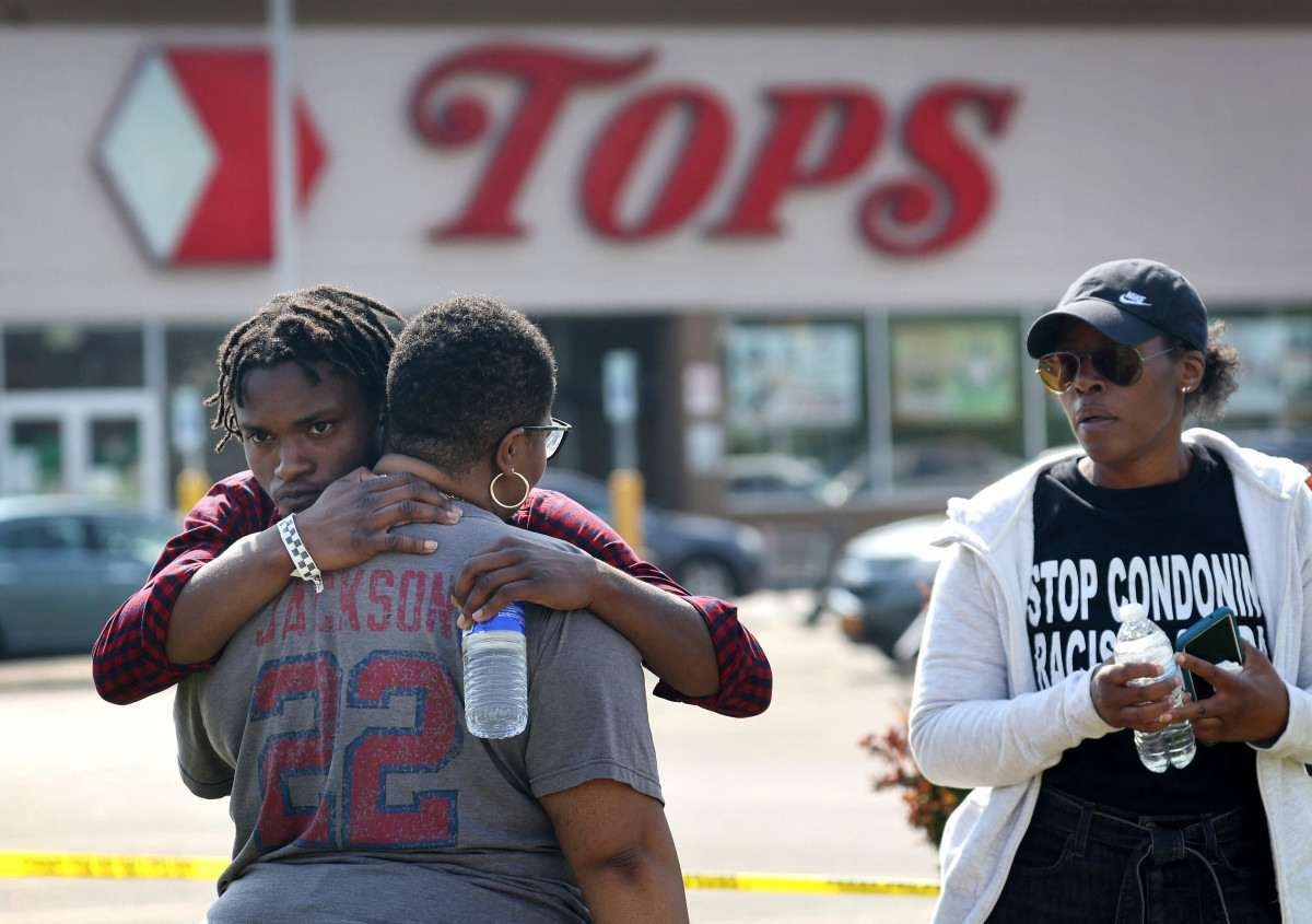 EUA homenageiam vítimas de ataque racista em supermercado