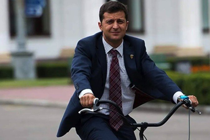 A comédia dramática inspirou um partido político, o 'Servant of the People', que catapultou Zelensky à presidência em maio de 2019 - (crédito: BBC) A comédia dramática inspirou um partido político, o 'Servant of the People', que catapultou Zelensky à presidência em maio de 2019 - (crédito: BBC)