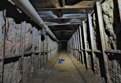 Com 18 metros de profundidade, o túnel ligava o EUA e o México       -  (crédito: HOMELAND SECURITY INVESTIGATIONS / AFP)