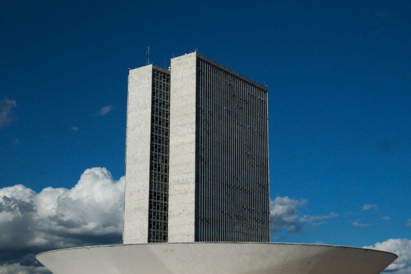Câmara aprova MP que muda incentivos fiscais à indústria petroquímica
