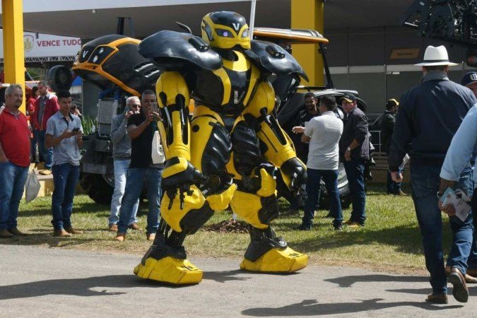 A inovação é tanta que um robô foi flagrado na feira