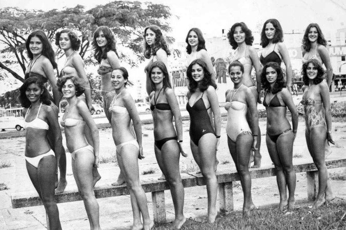 Concurso Miss Brasília 1980: as modelos precisavam usar roupas de banho e salto alto como parte das provas 